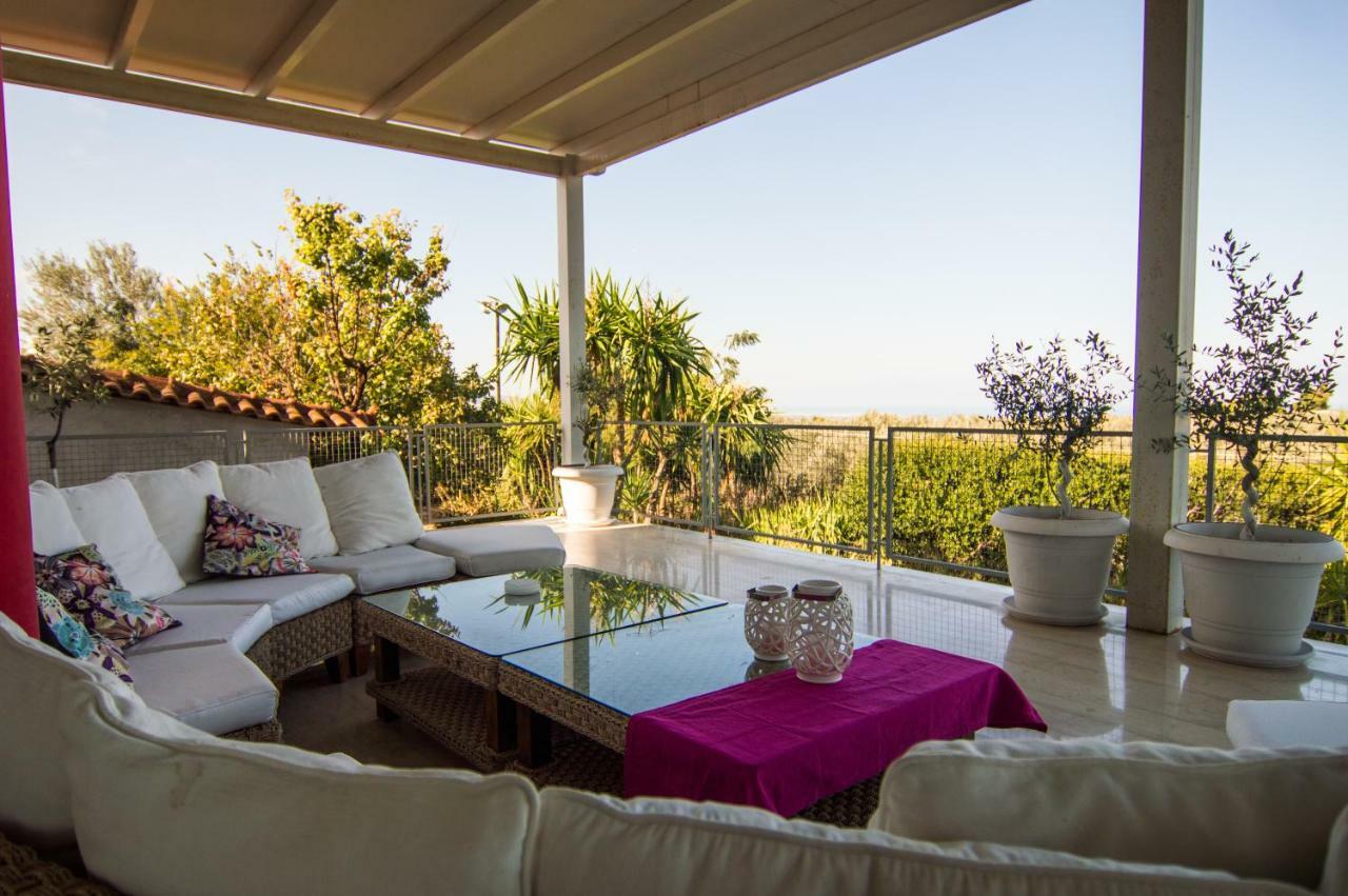 Country Villa Peloponnese with tennis court&pool Zevgolateíon Extérieur photo